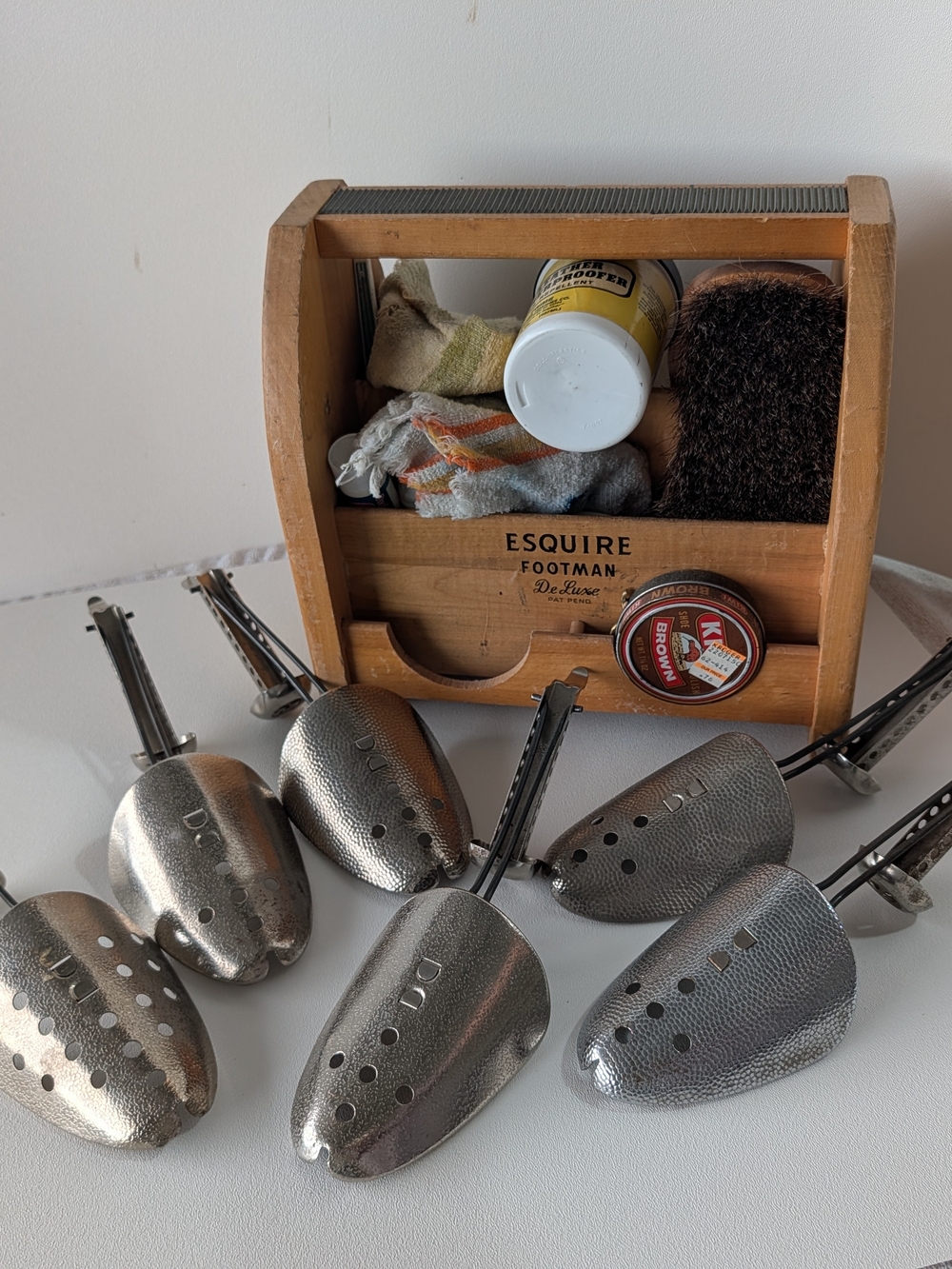 RARE Vintage Esquire Footman De Luxe PAT PEND Shoe Shine Valet Set